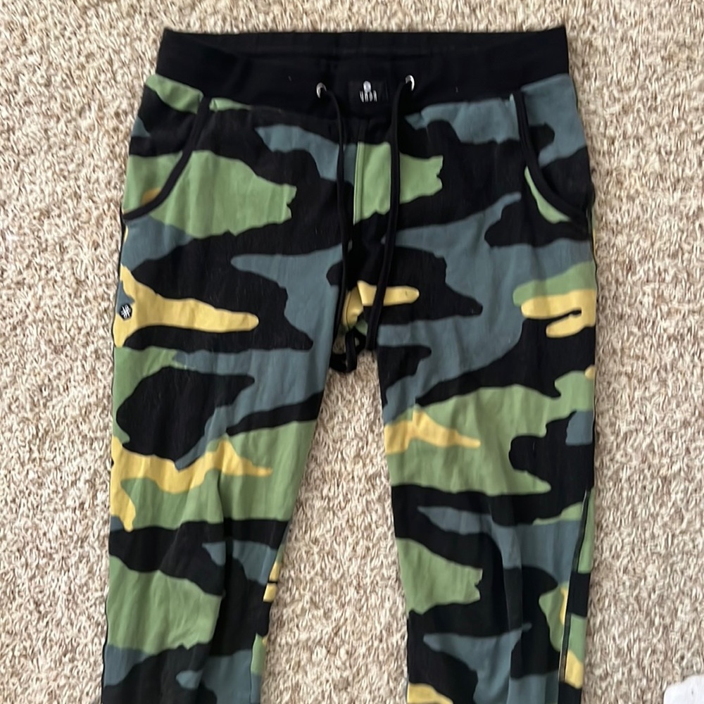 Camo sweatpants size L